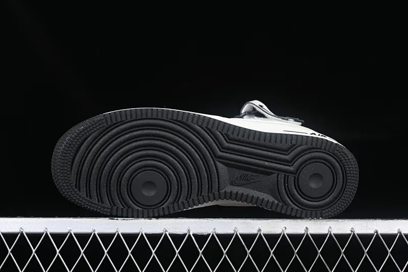 All categories Nk Air Force 1 Air Force series Nk Air Force 1 Mid Air Force mid-top Nk Air Force 1'07 Mid black pearlescent small hook Air Force One mid-top casual sneakers SG2356-807